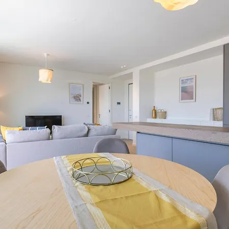 Prata Riverside Viii By Innkeeper Apartment